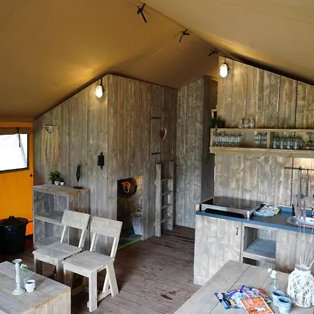 Stoere Safaritent Voor 7 Personen Met Prive Sanitair Sleepy אוהל מפואר Behelp