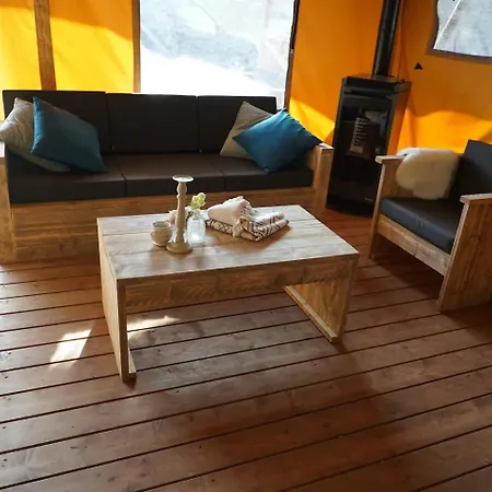 Stoere Safaritent Voor 7 Personen Met Prive Sanitair Sleepy *