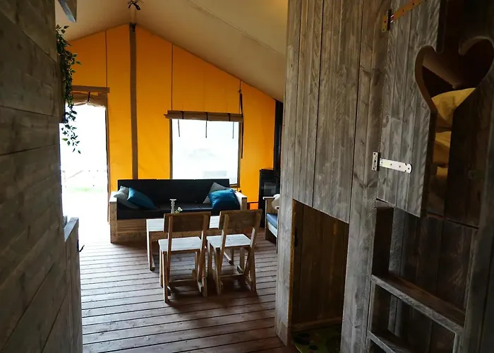 Stoere Safaritent Voor 7 Personen Met Privé Sanitair Sleepy *