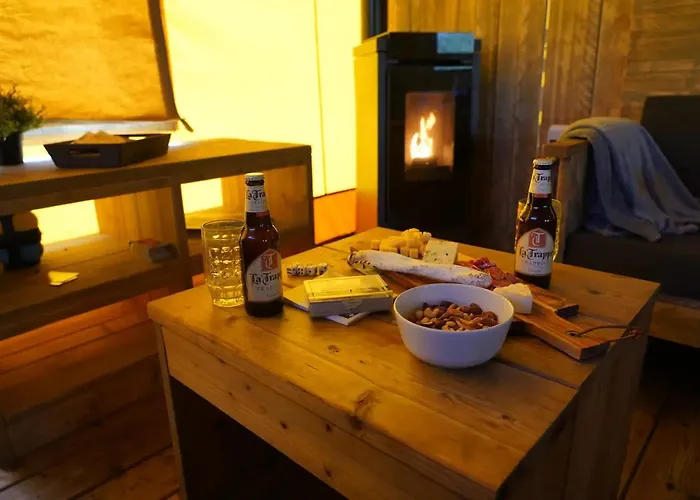 Stoere Safaritent Voor 7 Personen Met Privé Sanitair Sleepy