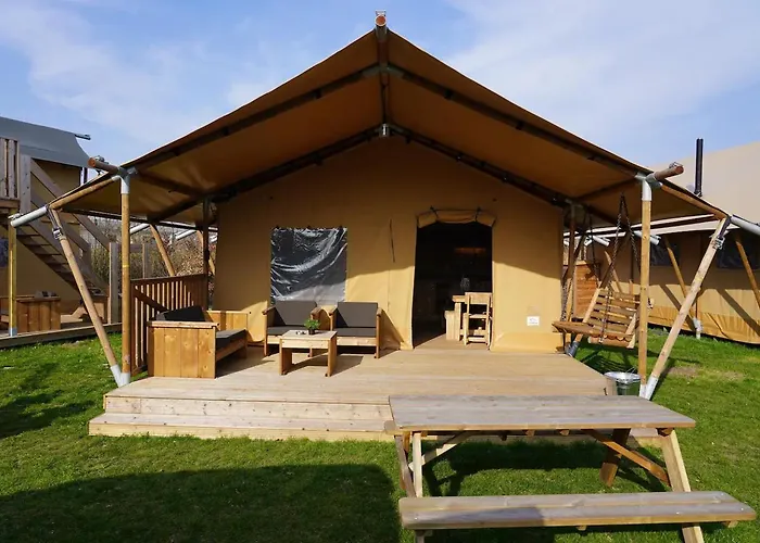 Stoere Safaritent Voor 7 Personen Met Privé Sanitair Sleepy Behelp