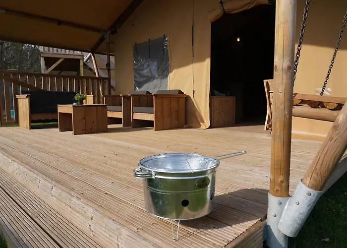 Stoere Safaritent Voor 7 Personen Met Privé Sanitair Sleepy Glamping Behelp