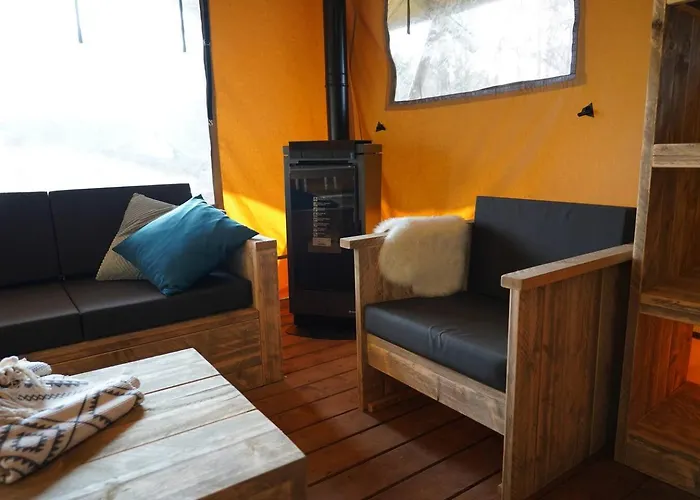 Stoere Safaritent Voor 7 Personen Met Privé Sanitair Sleepy * Behelp