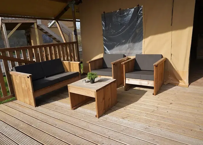 Glamping Stoere Safaritent Voor 7 Personen Met Privé Sanitair Sleepy *