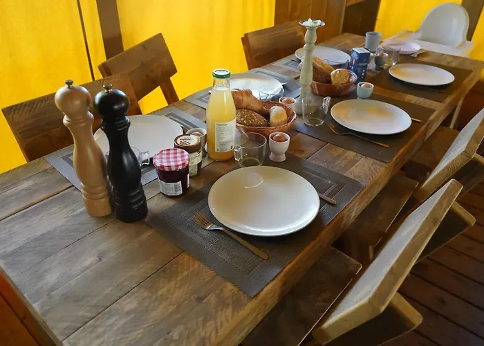 Stoere Safaritent Voor 7 Personen Met Privé Sanitair Sleepy