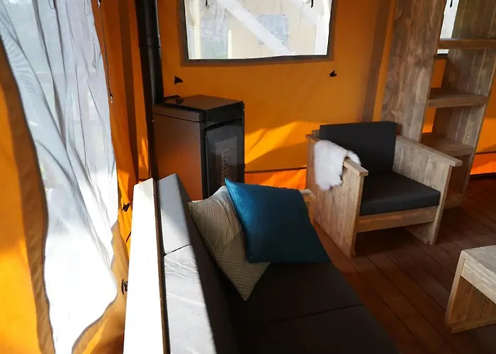 Stoere Safaritent Voor 7 Personen Met Privé Sanitair Sleepy Glamping Behelp