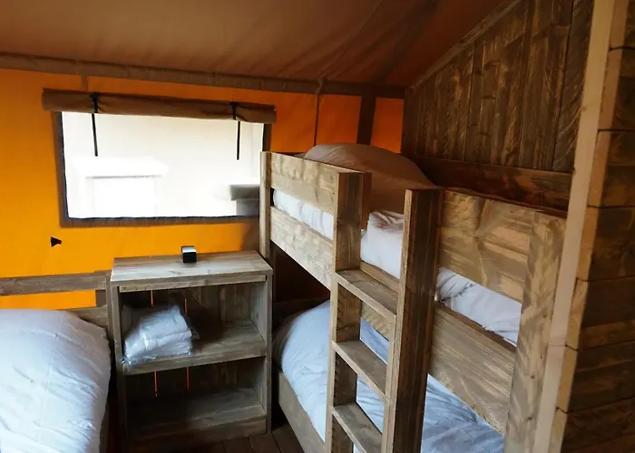 Stoere Safaritent Voor 7 Personen Met Privé Sanitair Sleepy * Behelp