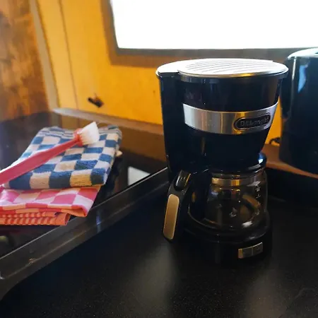 Lüks kamp alanı Stoere Safaritent Voor 7 Personen Met Prive Sanitair Sleepy *