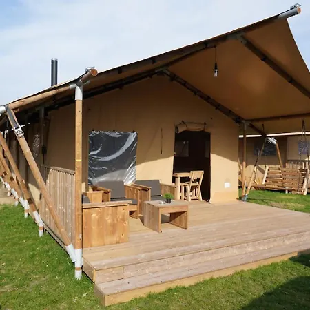 Stoere Safaritent Voor 7 Personen Met Prive Sanitair Sleepy Lüks kamp alanı Behelp