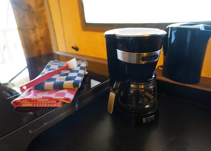 Lüks kamp alanı Stoere Safaritent Voor 7 Personen Met Prive Sanitair Sleepy *